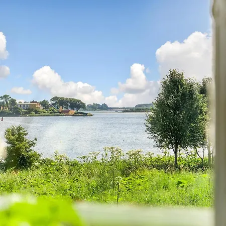 1 Bedroom Pet Friendly In *