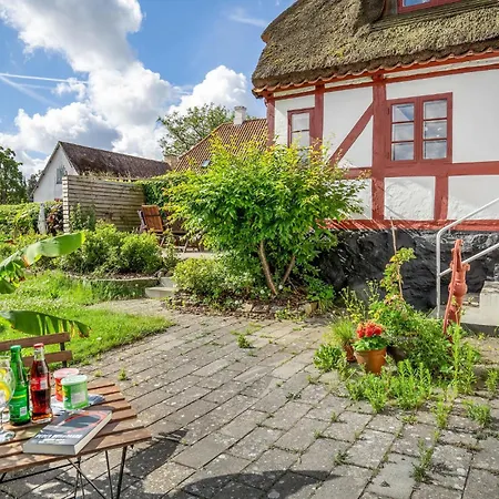 1 Bedroom Pet Friendly In Holiday home *