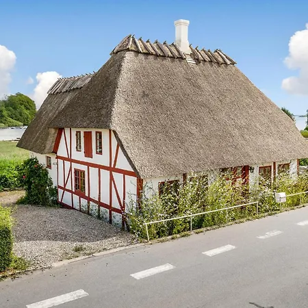 1 Bedroom Front In *