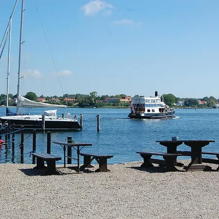 Сasa de vacaciones 1 Bedroom Front In Svendborg